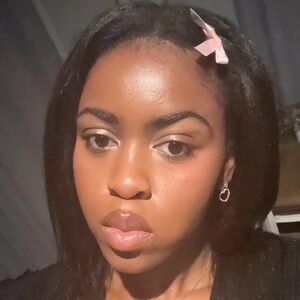 Meet your Posher, Priya